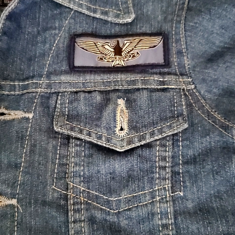 Merchandise - Picture 2 of 3